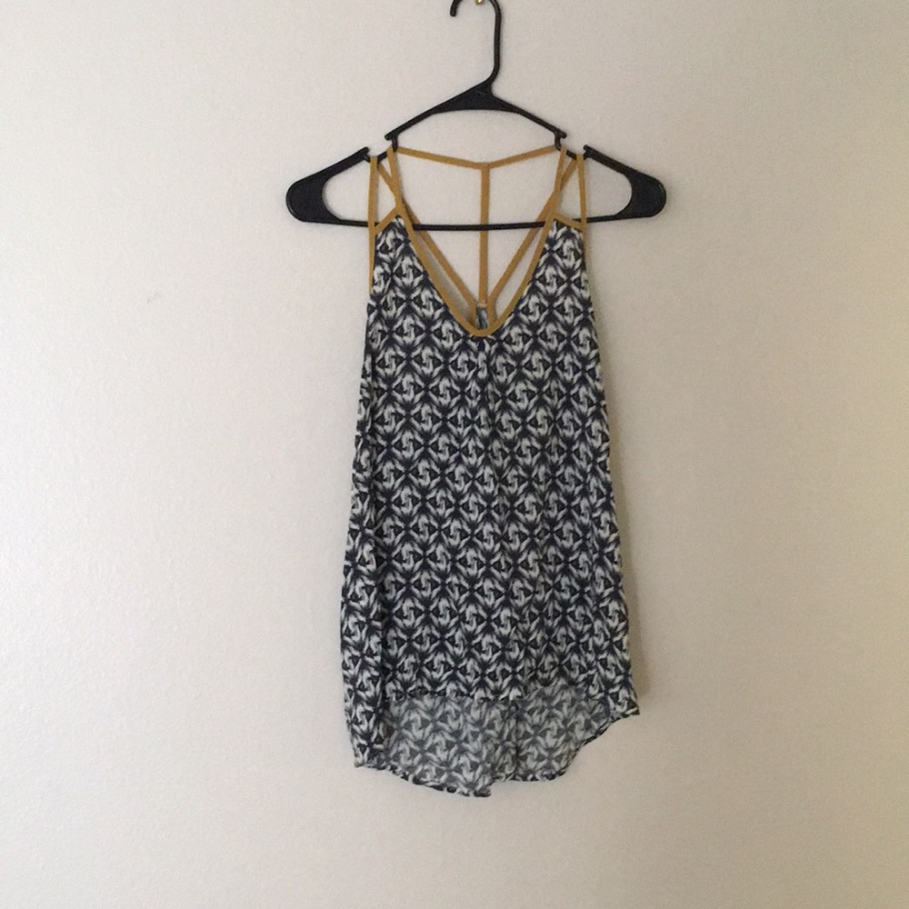 Crossback tank